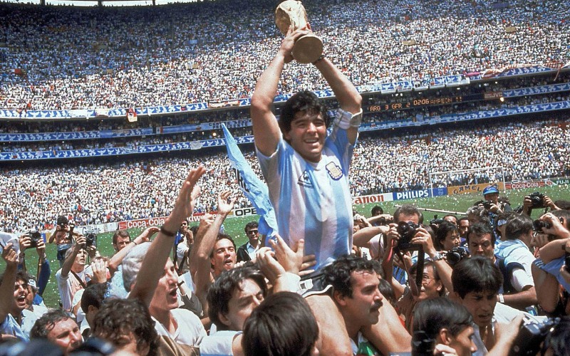 Diego Maradona huyền thoại bóng đá bất diệt